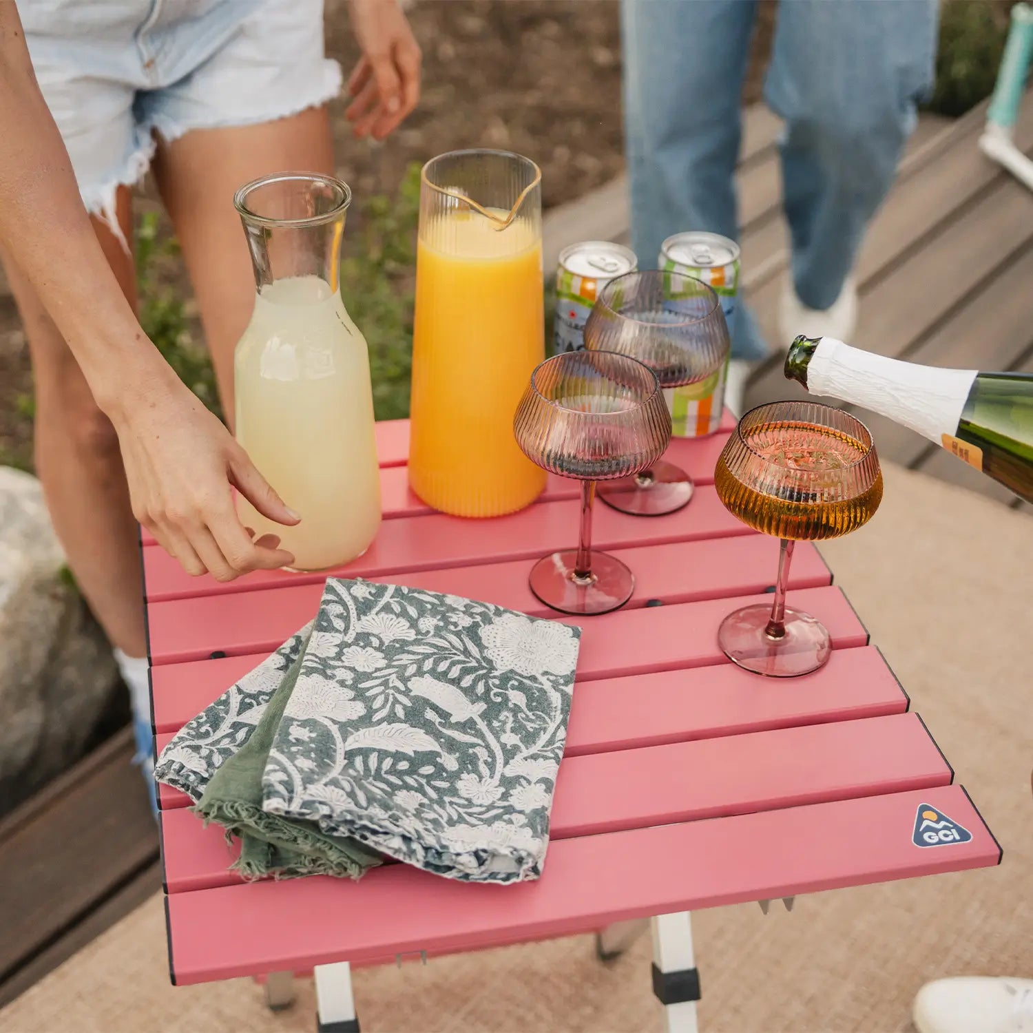Compact Camp Table 20 | Featured Outdoor Choice | Outlandridge 81FC